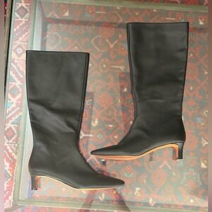 The Dimes kitten heel knee boot